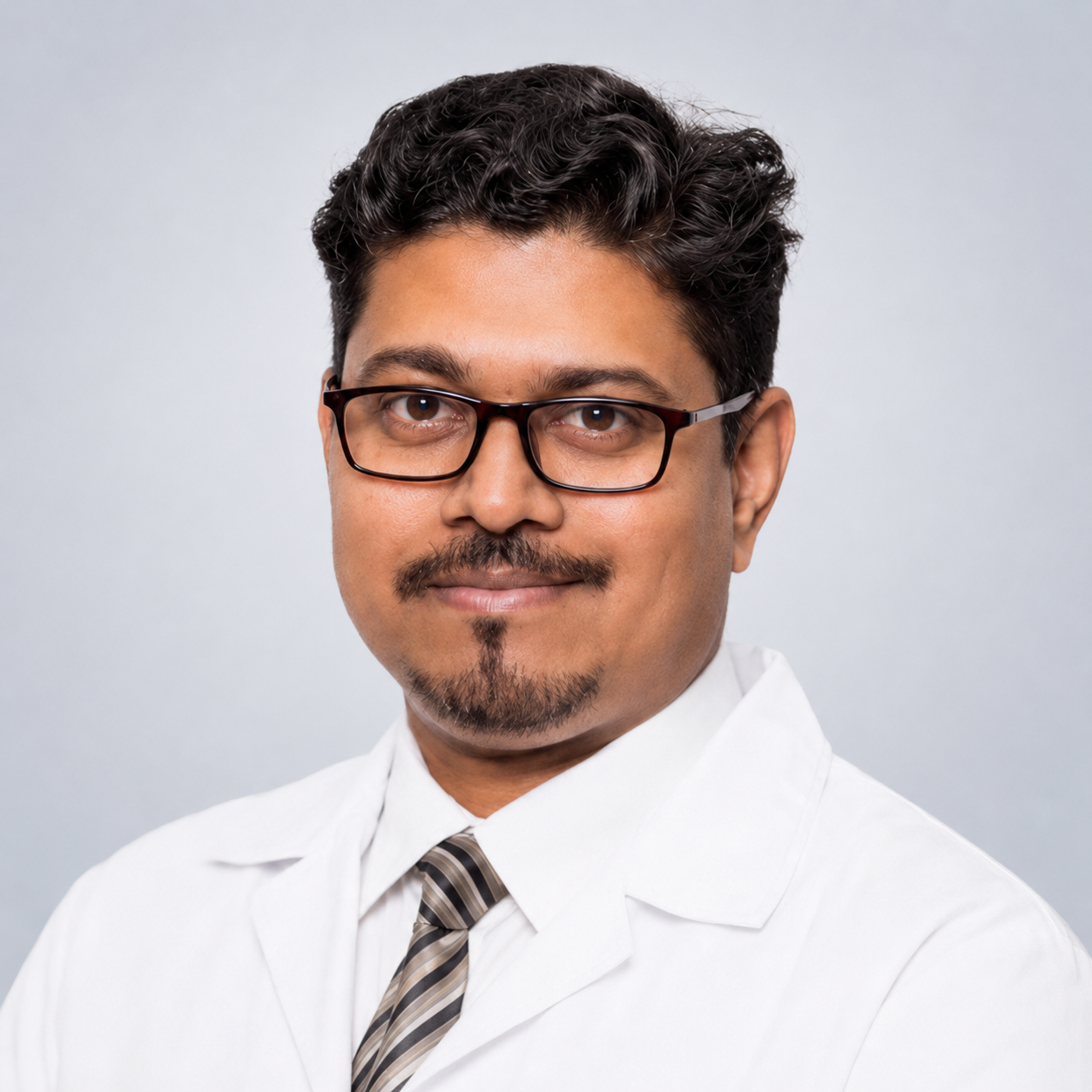 Dr. Vishal I. Murkute, Consultant Orthopaedic, Arthroscopy & Joint Replacement Surgeon at Dr. Murkute's O2 Bone & Eye Care Clinic, Kharadi, Pune